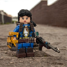 Load image into Gallery viewer, Wastelander - Vault 33 Dweller SS2